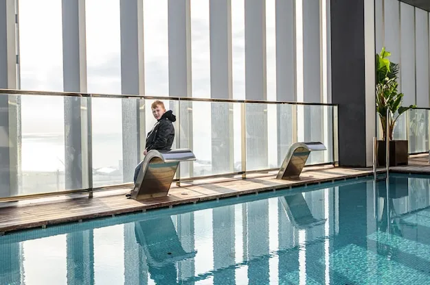 [freepicdownloader.com] swimming pool roof top with beautiful city view skyscrapers premium hotel 03 01 2020 barcelona spain normal 11zon