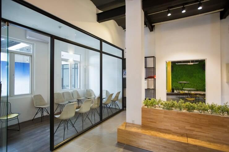 How to Install Office Glass Partition | UAE Glass Works